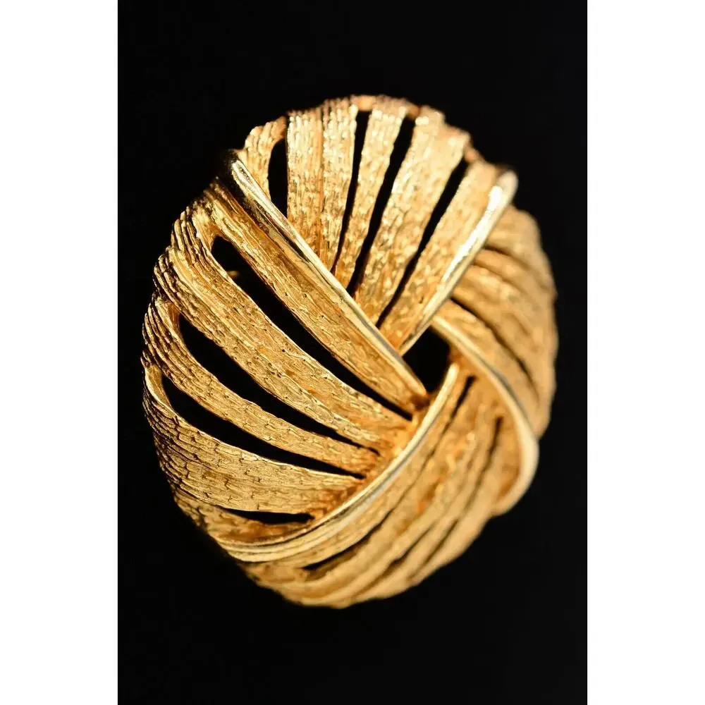 Art Vintage Round Pin Brooch Brushed Textured Gold Signed Chunky 1950s Bin4